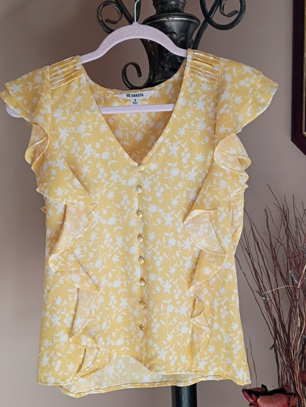 BB Dakota Yellow Ruffle Sleeve Top